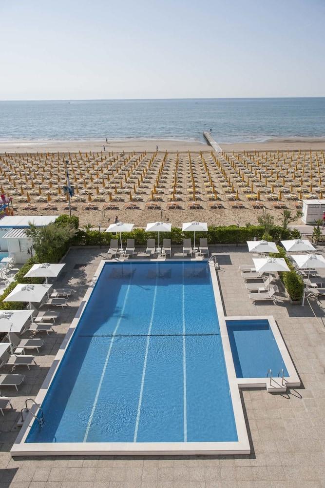 Hotel Imperial Palace Jesolo Extérieur photo